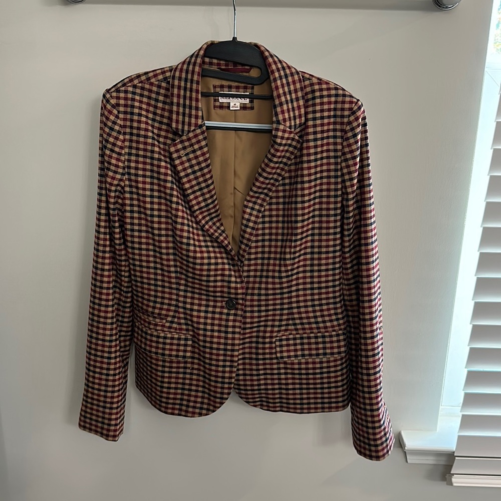 Women’s plaid blazer